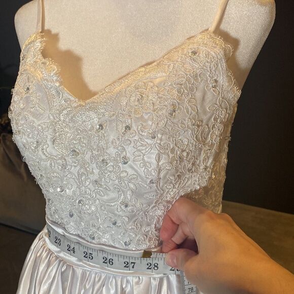 Women’s White Satin Full Length Prom Party Dress Corset Back Size 2 NWOT - Picture 9 of 12